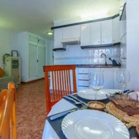 En Edificio Guayeros Sur De Tenerife Apartman