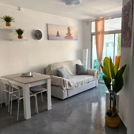 Apartamento En Edificio Guayeros Sur De Tenerife *